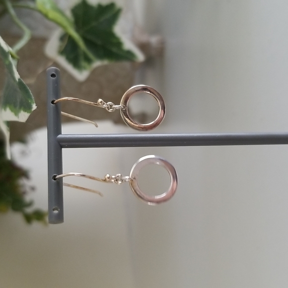Dainty 925 silver earrings - Picture 1 of 4